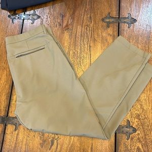 Banana Republic Traveler Pants size 34